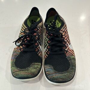 Men’s 11.5 NIKE FREE 4.0 FLYKNIT RUNNING SHOES BLACK HYPER ORANGE 717075 011